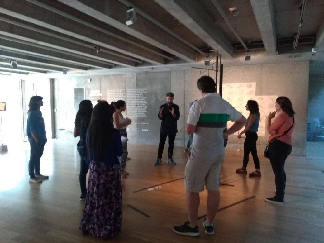 MESLASociales's tweet photo. Con los maestrandos y las maestrandas estuvimos en el MACBA en la muestra “América Latina: Volver al futuro” curada por Federico Baeza 
🔽 https://t.co/0e6UrcMGVf