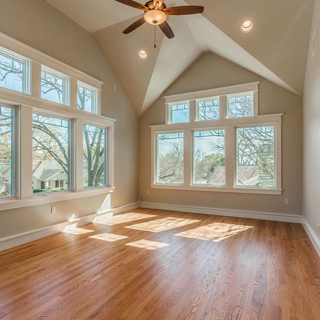 CraftsmanAustin's tweet photo. Custom-milled trim in our #hydeparkaustin project
.
#austinarchitecture #craftsmanhomesofaustin #craftsmanhouse #austinhomebuilder #austinhomedesign #austinluxuryhomes #austincustomhomes #austincustomhomebuilders #austinhomeinteriors #mailslot #austincarpenter #austincarpentry https://t.co/barkTr1Tw9