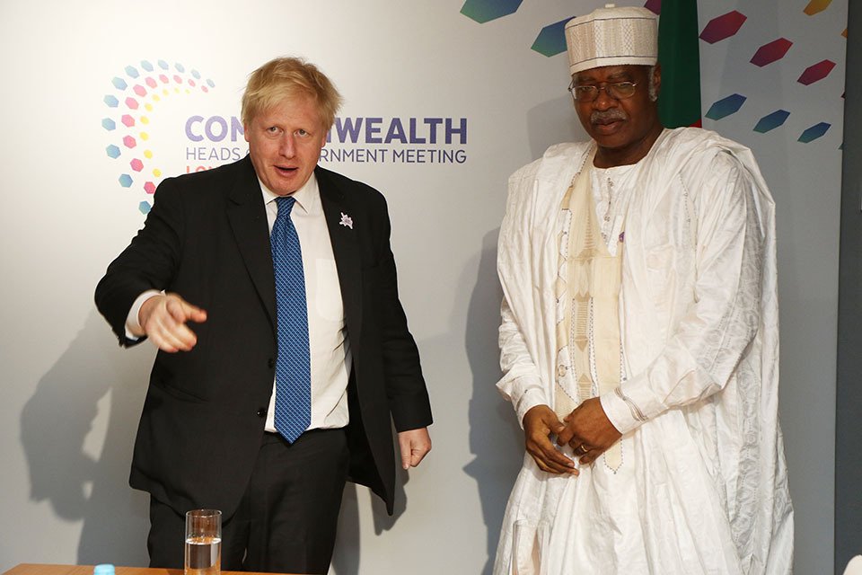 BorisJohnson's tweet photo. Important talks with Cameroon PM Yang at #OurCommonwealth summit. Urgent need to pursue dialogue, decentralisation and respect #humanrights in Anglophone Regions as @PR_Paul_BIYA has previously committed. UK will support peace, prosperity and security for our friends in Cameroon https://t.co/YgkMDVRzoU