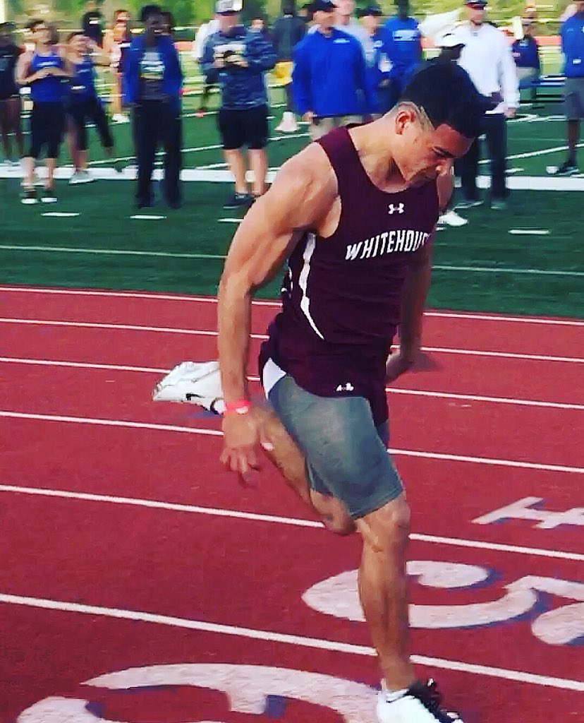 chaez21's tweet image. #TrackDay #AreaRound #4x200Relay @dubhouse25 ⚡️