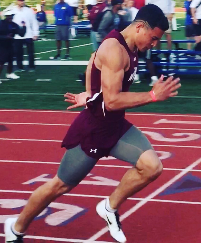 chaez21's tweet image. #TrackDay #AreaRound #4x200Relay @dubhouse25 ⚡️