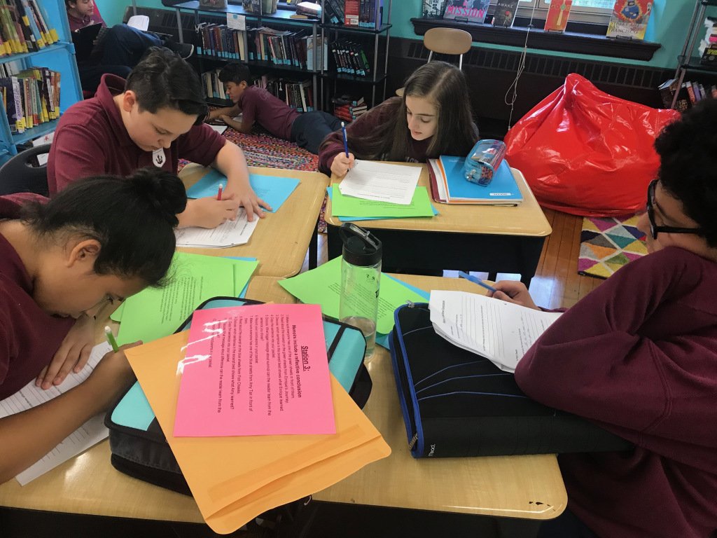 thinkingiswrite's tweet image. Paredes Que Hablan: Reading Stations writingisthinking.org/2018/04/19/par…