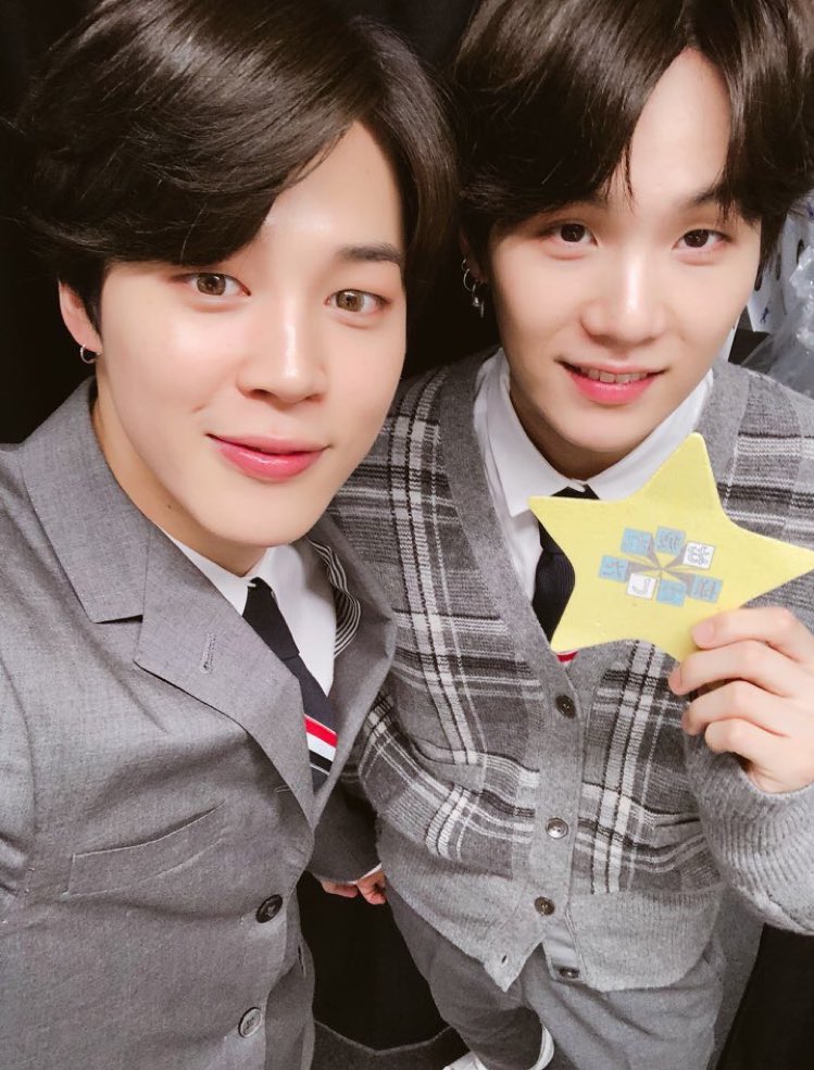 yoonminet's tweet photo. a yoonmin selca and they both have black hair this happens like once in a lifetime rt for good luck https://t.co/7wCuXhoE3k