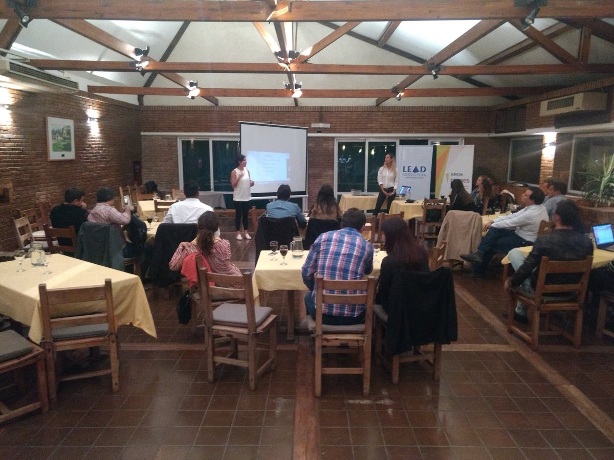 MendozamasB's tweet photo. Acompaรฑamos a @aderpe en generar conversaciones de calidad y eficientes! #DIyDS https://t.co/OHm0ygDUEs