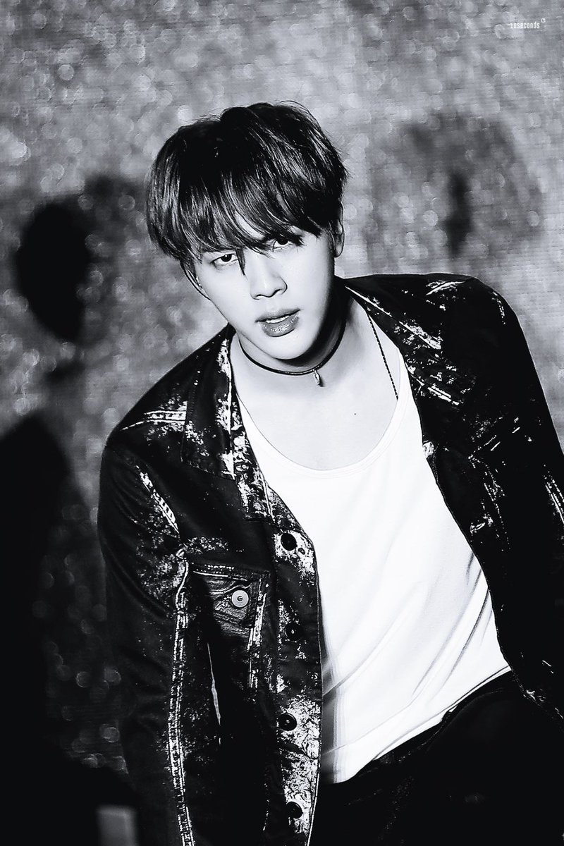 __btsgalaxy's tweet photo. @_crystalbangtan @BTS_twt KIM SEOKJIN
WE ARE LOSING ARMY🙌🔥
1 RT = 1 VOTE

#THOSFansBTS19A @BTS_twt

[#PremiosMTVMiaw #MTVBRKPOPBTS] https://t.co/nzcYA1LN3S