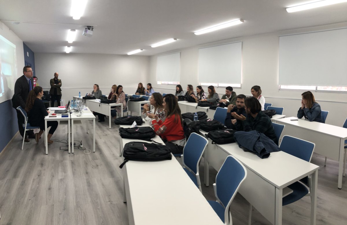 vrubioherrera's tweet photo. 👀 Hoy desenlace final en el VIII Festival Académico de la Publicidad en @MCOM_unidam #Mcom18 #Mcomfest @Ahembo @RefrescoClipper Mucha suerte Agencia 🍊Mandarina House 🤞 https://t.co/hYyha9NmD7