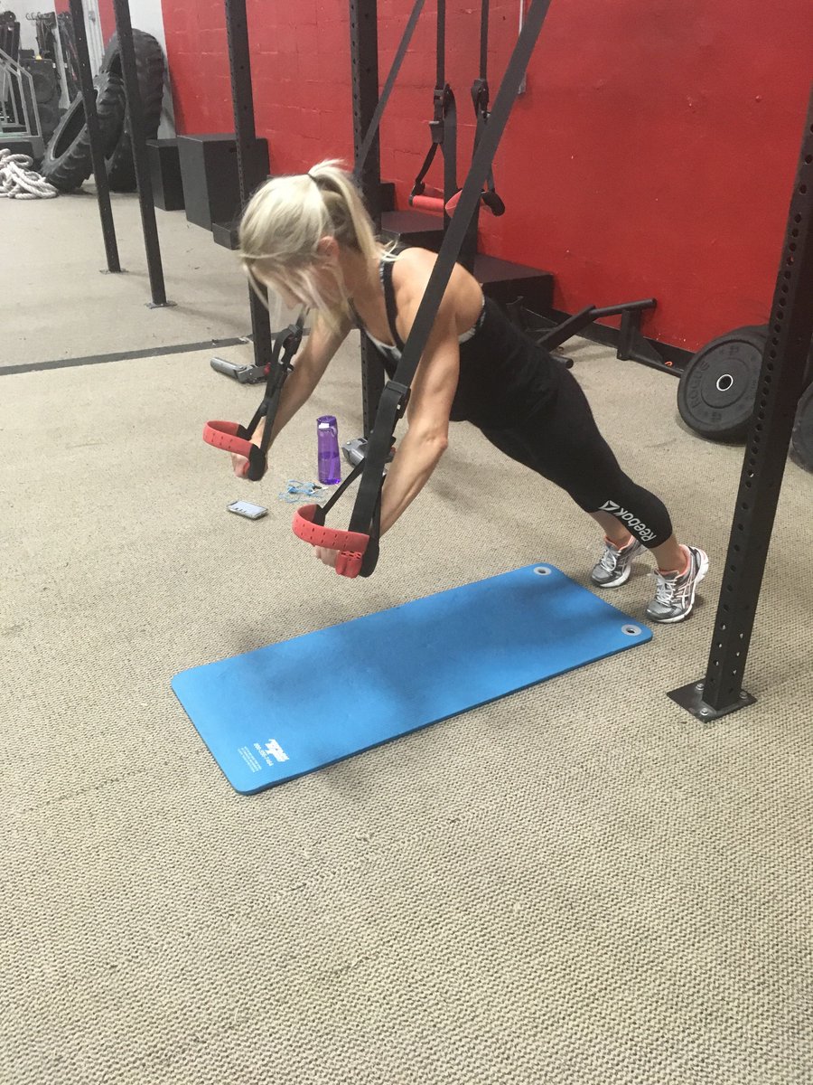 FitWorkzSP's tweet photo. Look at those guns!!!  💪🏼 Nice work Amanda! #fit #fitness #fitspo #fitworkz #fitworkzdekalb #fitlife #train #gunshow #training #muscles #trx #workout #lift https://t.co/mVOYovkgYW