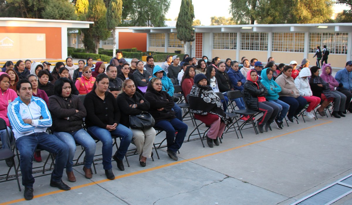 cobaep's tweet photo. La Educación es una prioridad en el @cobaep, por lo que estamos comprometidos en impulsar y garantizar una formación para todos los jóvenes del estado. ¡Agradecemos a la Directora del Plantel 18 #EmmaTeresaBlanco y del personal administrativo su recibimiento! #SomosCOBAEP https://t.co/hMSWrFGZwt