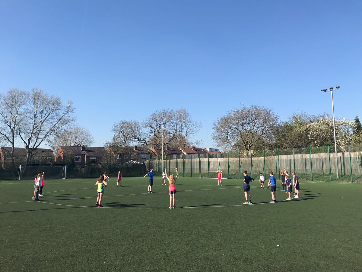 StockportMetro's tweet photo. Junior development 2&amp;3 having fun in the sun with @gage_emma @LMillerBriggs at training 😎😃🐺 https://t.co/HuGMJNpSZZ