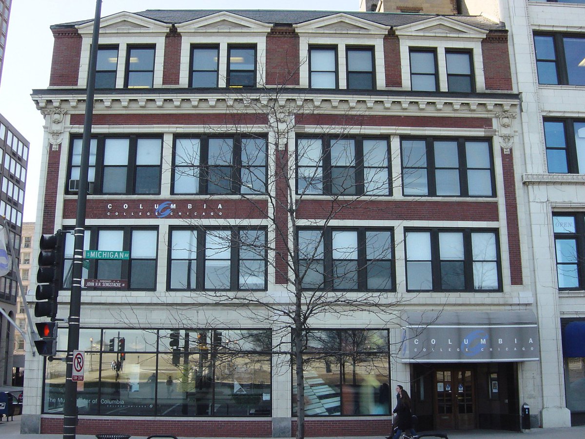 CCCArchives's tweet photo. #ArchitectureApril #TBT 1014 S Michigan Ave: home of the Columbia College Music Department, built in 1912 &amp; rehab'd for the Sherwood School of Music in 1941. Columbia bought it in 1997. It's faced with red brick &amp; white terracotta on top of a steel frame. https://t.co/OfZyzFlTXf https://t.co/4BztZuQ2Np