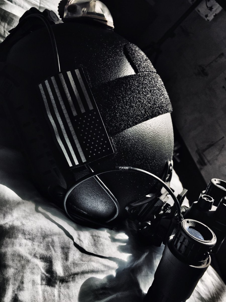HumphreyKorla's tweet photo. IDEAL™️ Replica Ops-Core High Cut Ballistic Helmet.
#USSS #LE裝備 #USSS_CAT #COUNTERASSAULTTEAM https://t.co/Yn6Hvr3YKW