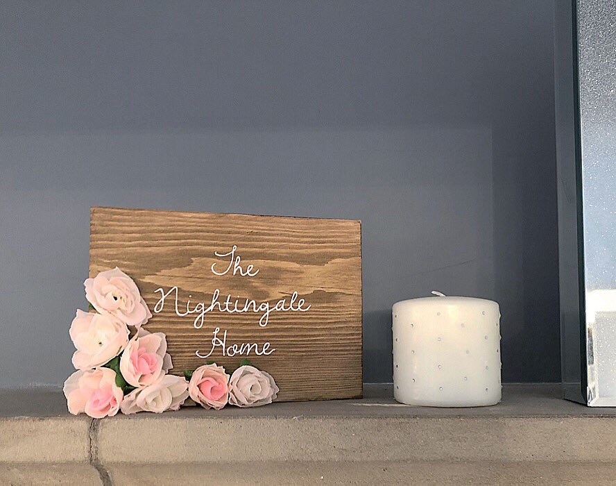 birdie_barn's tweet photo. Our gorgeous new rose plaque is now ready to shop on the website! Perfect to partner up with this gorgeous sunshine 😍☀️😎🌹.     👉 https://t.co/idp5JnAGni #personalised #homedecor #familyplaque #rose #pinkblush https://t.co/cDHY33OYrD
