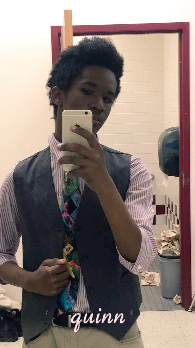 || hey I thought i looked pretty good in this. And I haven’t done a munday in a while so yknow hella late but-

i need this filter im too dark to see without it lmao