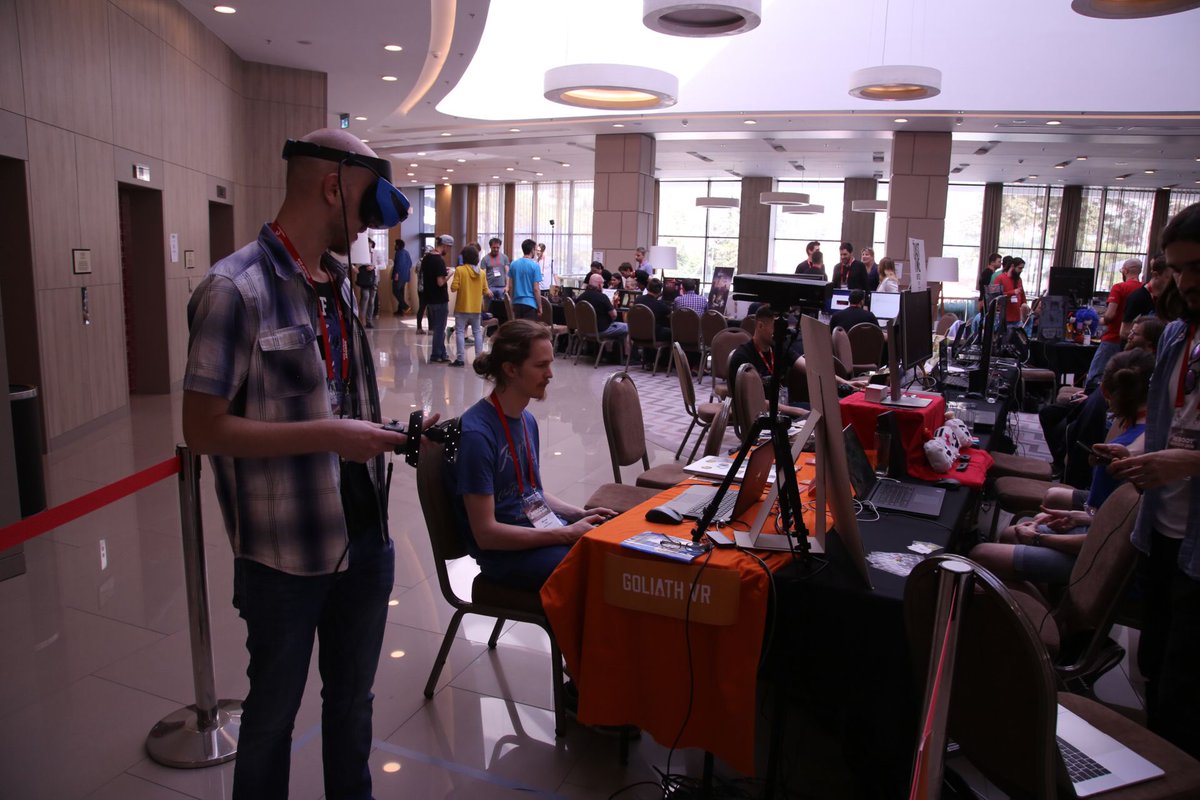 vrgiants's tweet photo. Great talks and exhibition at @RebootDevelop Dubrovnik. Exhibiting first time with windows #mixedreality , super compact, fits all in one back bag, love it.
#microsoft #indiegame #vr #mixedreality #virtualreality https://t.co/lKWuzVOcfX