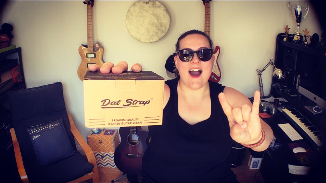jaynesnowuk's tweet photo. Huge thank you to @pickgeekpicks ! 😍 This came in the post today!
Every guitarist needs one of these! Introducing “Dat Strap”...the most comfortable guitar strap you will ever wear! I love it! Check out my full review here: https://t.co/3EhBufdB8Z #DatStrap https://t.co/a3XLSMl7kU
