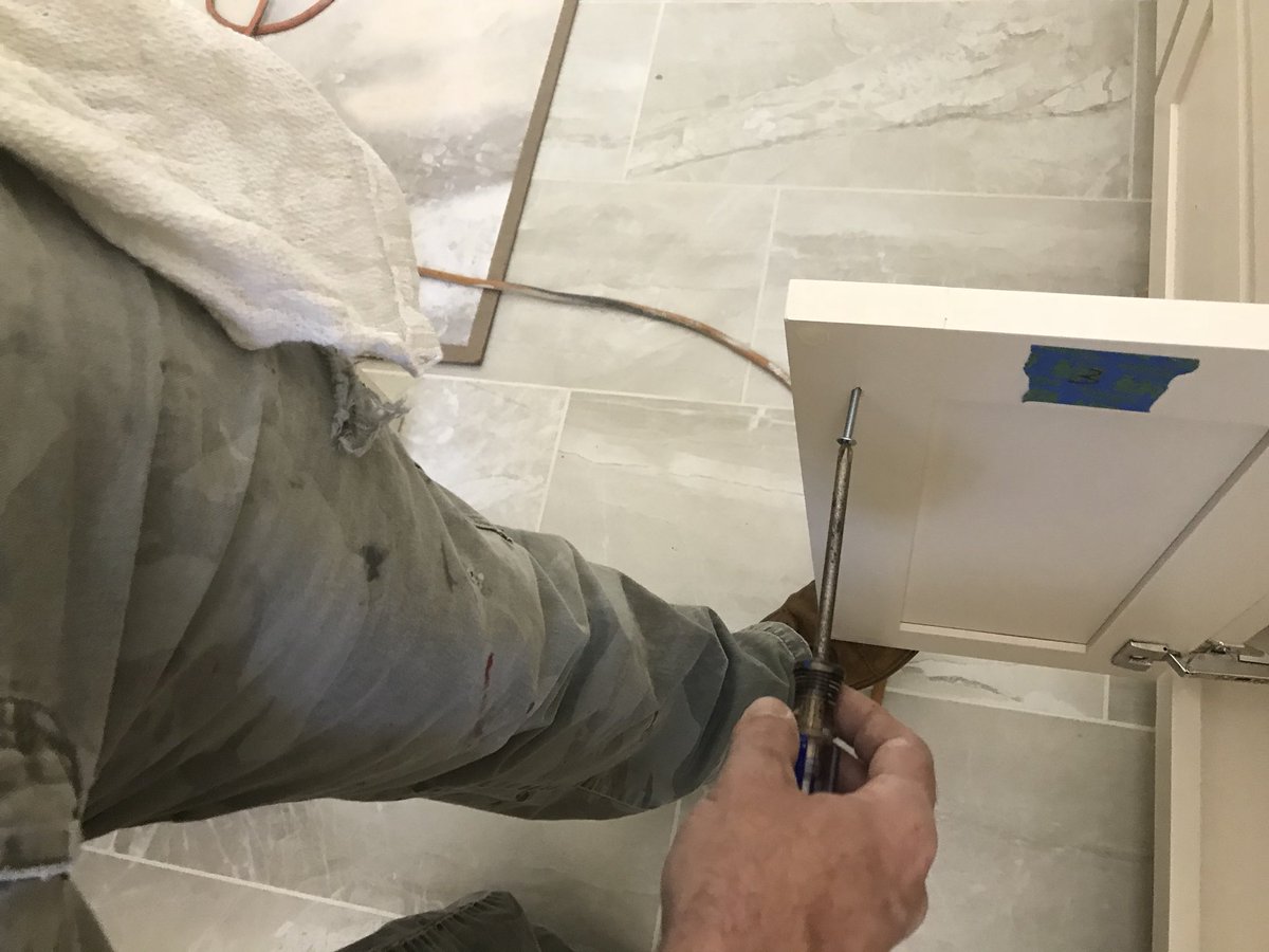 DoerrMatt's tweet photo. Attention to detail is always first rule #DoerrOnCabinets #CustomQuality #DuelThreat https://t.co/P5pRHXHBu8