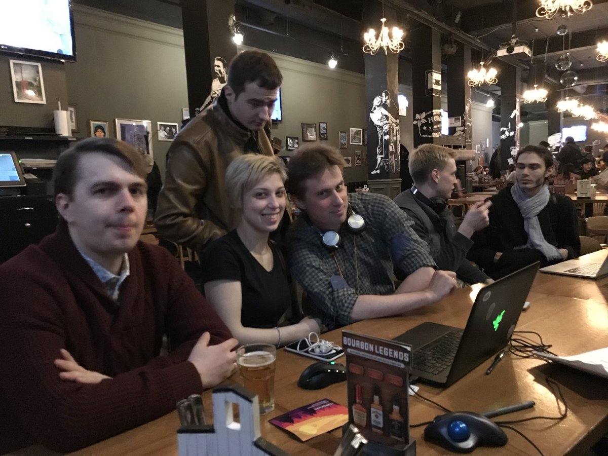 YarKravtsov's tweet photo. #DevsGo сегодня огонь! Очень много людей, интересные игры на шоукейсе, много старых знакомых и новых знакомств. Доволен :о) https://t.co/BrmTH72DPx