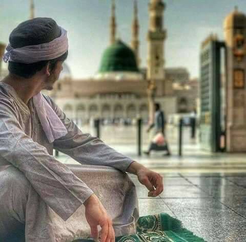 NaKhudaa_'s tweet photo. جو زاہد ہیں وہ ذندہ لوٹتے ہیں حاضری دےکر .. 

جو عاشق ہیں وہ انکے شہر سےمرکے نکلتے ہیں.. 

 صلی الله علیہ وسلم..❤️ https://t.co/OArZql4oA6