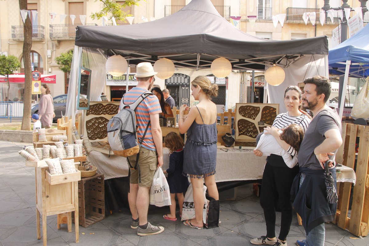 FestivalMinipop's tweet photo. Us presentem les 26 parades de la sisena Fira #Minicrafts. L'1, 2 i 3 de juny tornarem a omplir la Rambla Nova de Tarragona de coses boniques fetes a mà per donar la benvinguda al Festival #Minipop2018 https://t.co/Q3SuRDf401 https://t.co/XdVJG8FqKP