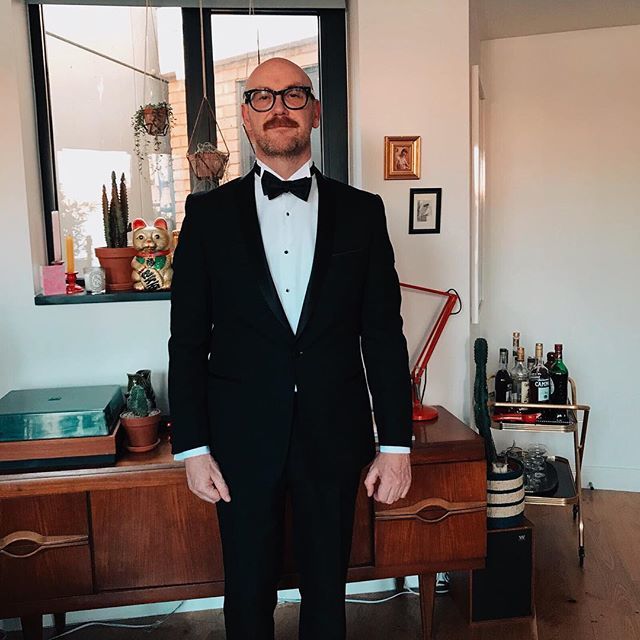 dlusioned's tweet photo. π Suit .
.
.
#bald #baldmen #baldy #ginger #redhead #oldman #menswear #mensweardaily #mensfashion #londonblogger #blogger #bloggerstyle #menwithmustaches #mustache #gayhipster #gaybear #gaylondon #facialfuzz #gayguy #hairygay #gayman #gaymen #gayhair⦠https://t.co/8GRgs23FpY https://t.co/dNbFzgXbZh