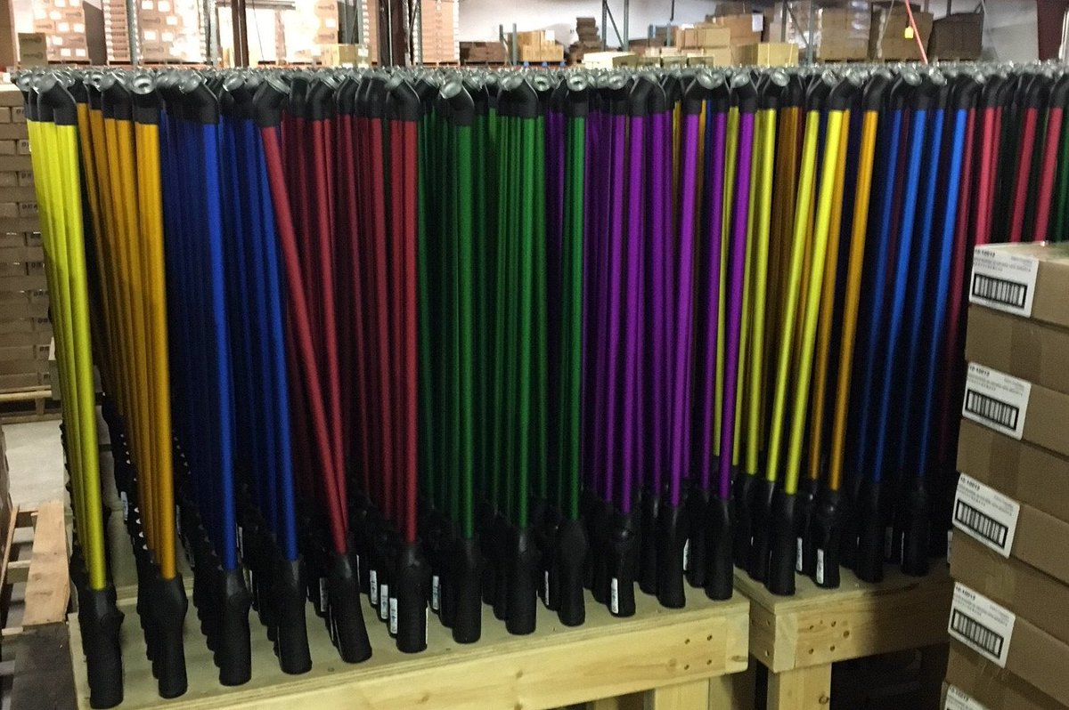 Saleslinkreps's tweet photo. The many #colors of @DrammCommercial's One Touch Rain Wand are loved by #gardeners and #groundkeepers alike! ๐ฟ๐ฟ https://t.co/vBkb6yCsV6