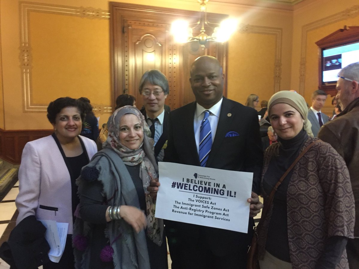 SpeakerWelchIL's tweet photo. Thanks to our champions on immigration issues for traveling to Springfield today to continue the fight for a Welcome Illinois. Proud to lead the fight on the Safe Zones Act and Anti-Registry Program Act! #WelcomeIL https://t.co/3crcldC6hm