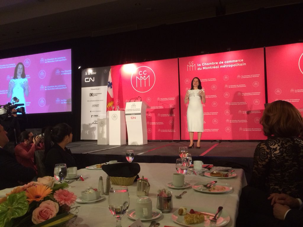 RobertBeaudry's tweet photo. Notre mairesse @Val_Plante dévoile aujourd’hui à la @chambremontreal notre stratégie de développement en présence de près de 900 personnes de la communauté des affaires! #accelererMtl #polmtl #ccmm https://t.co/yawP9VNW9H