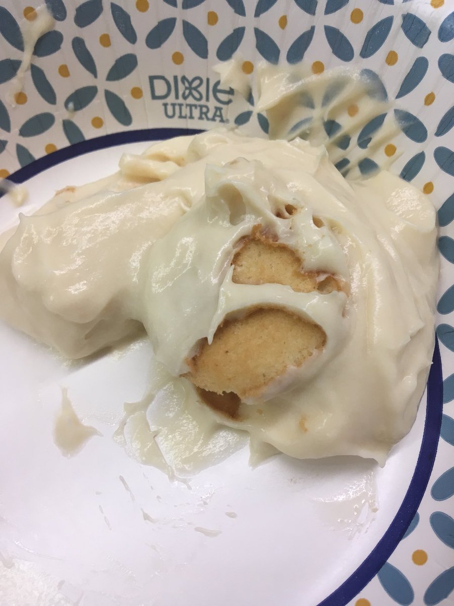 TiffDowell's tweet photo. I go to a lot of meetings and generally follow the no bread, no dessert rule. But I will break that every time for homemade banana pudding! #priorities #bananapudding #extensionprogram #homemade https://t.co/0bTXBgRqfy