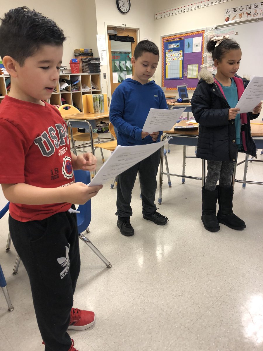 MrsCapilli's tweet photo. Enjoying some #readerstheater with our 2nd grade buddies 📖 https://t.co/1KAW8V4J67