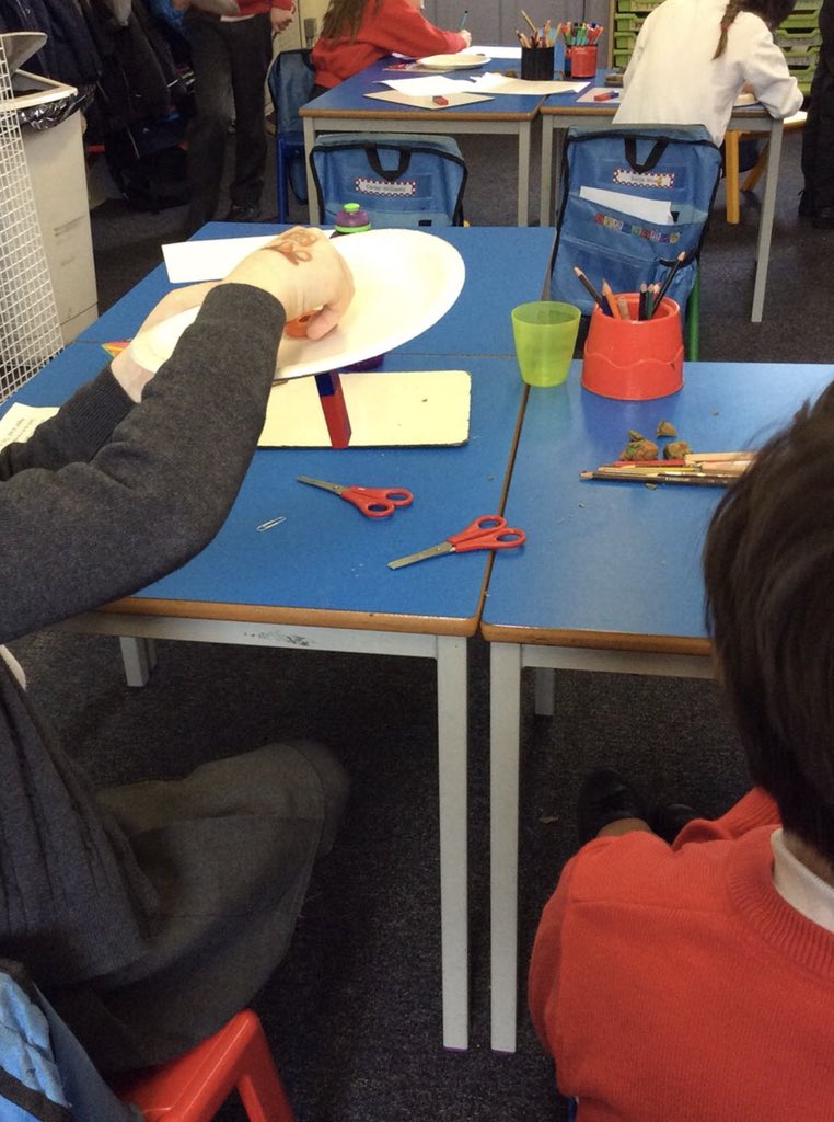 stockbridge_ps's tweet photo. P2/3 exploring the wonderful world of magnets yesterday with Dr Karatza, a #STEMeast ambassador #STEMweek https://t.co/2Ytq7PNh2B
