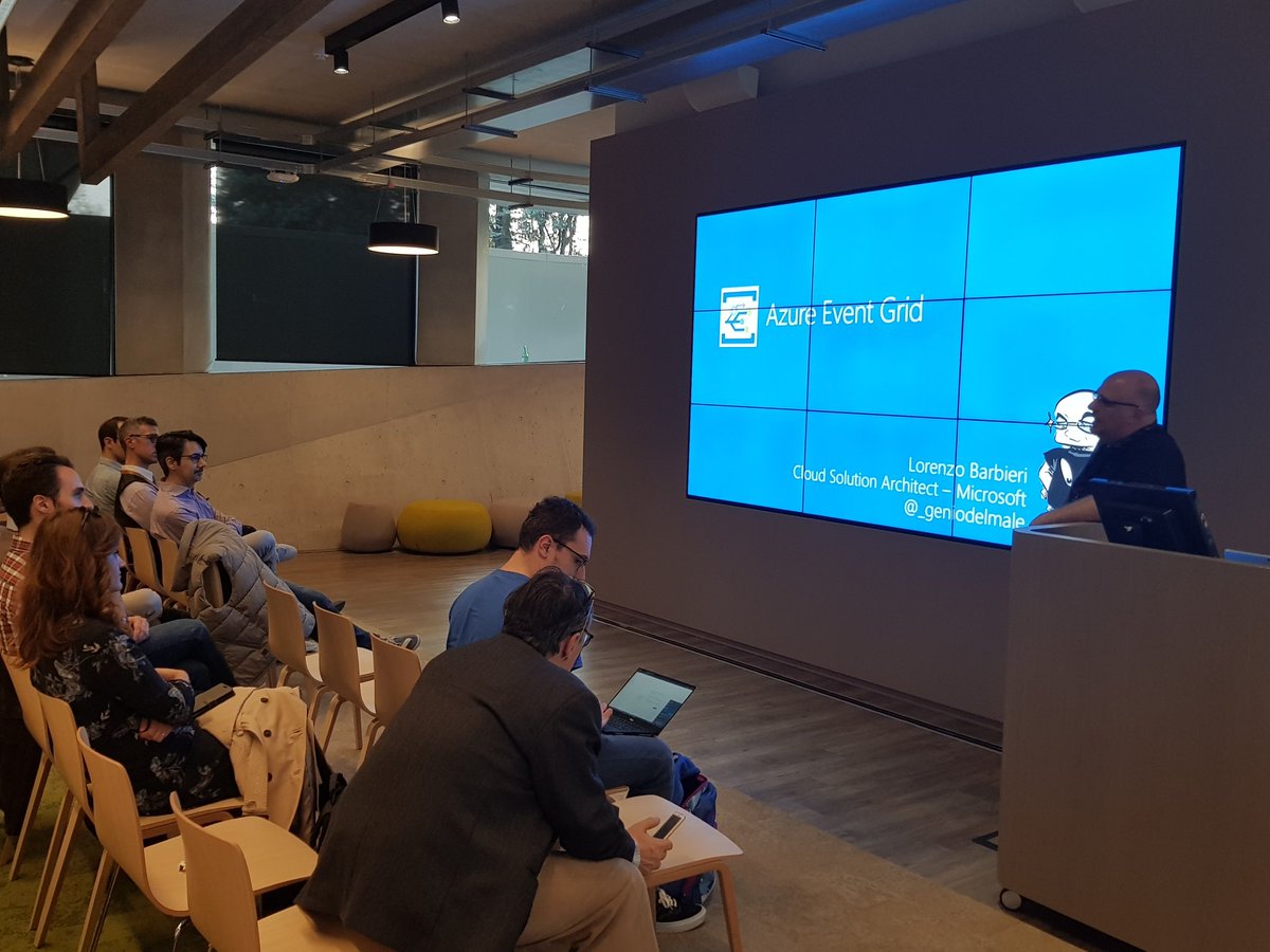 Dragonriffi92's tweet image. Si parte subito col botto con @_geniodelmale on stage!
Parliamo di #EventGrid su @Azure

#ServerlessMeetup