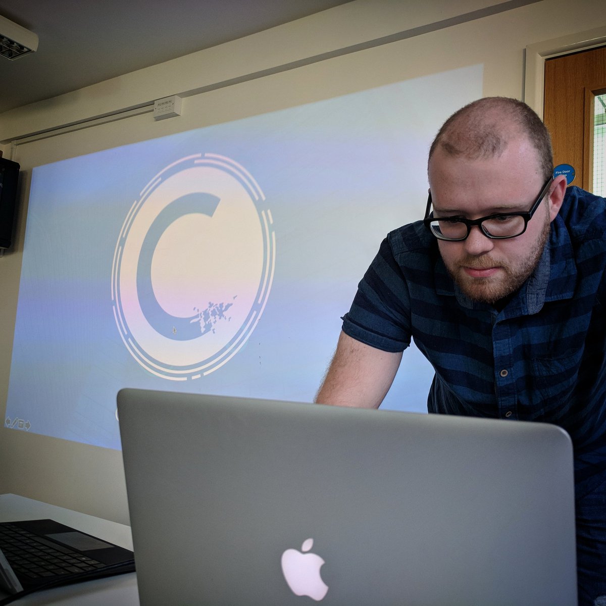 We're here at <a href="/Vualto/">VUALTO</a> setting up for our talk tonight the the <a href="/Plymouth_Web/">Plymouth Web ⚓️🕸</a> meetup about how to successfully connect to your audience using API's... Fingers crossed!