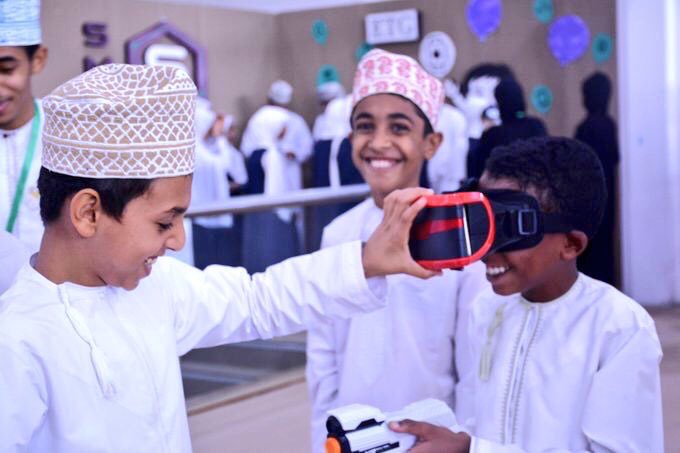 Oman_events's tweet photo. ابتسامات وشغف الصغار ستبقى في الذاكرة
إسدال الستار على #الملتقى_التكنولوجي_11 وختام قصةٍ من شغفٍ ومتعة ⛅️🖥
|
#smart_gadgets
@SQU_ETG https://t.co/Pu4SvONRd4