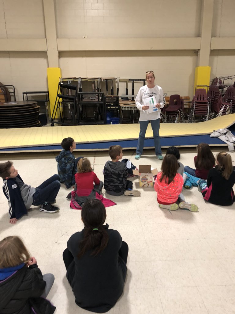 Thank you Pond Panthers for your service today. The Relay for Life participants are going to ❤️ your work! @PondElem @PondElemAP <a href="/Toros1stGraders/">Toro's 1st Graders</a> @DrDaveCobb <a href="/ROCK_Supt/">Brenden D</a> <a href="/rockwoodschools/">Rockwood School Dist</a> ❤️🖤💛