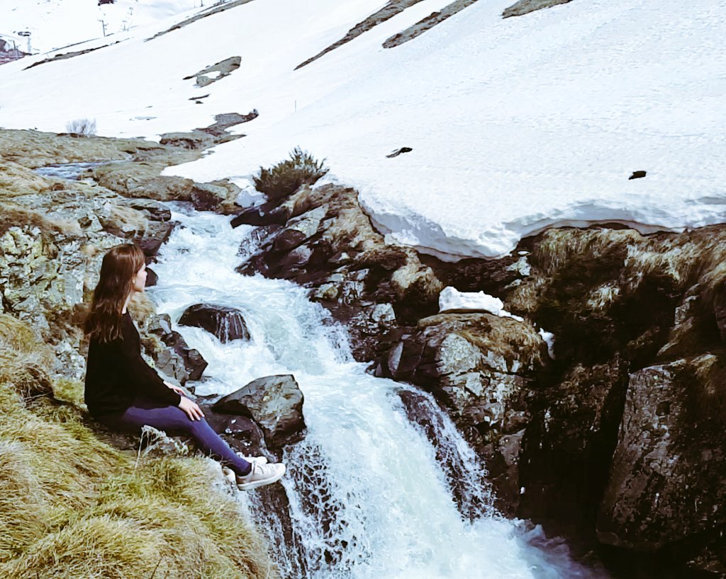 irenina14's tweet photo. Time to relax 💆♀️🗻🏞 #astun #pirineo #pirineoaragones @Astunesqui #snowday #snowgirl #nieve #HappyDay #familytime #relax #FelizJueves #springsnow #springhome #SpringTime #Aragon #Time #TimeIsPleasure #timetravel https://t.co/ft97wPLBD7