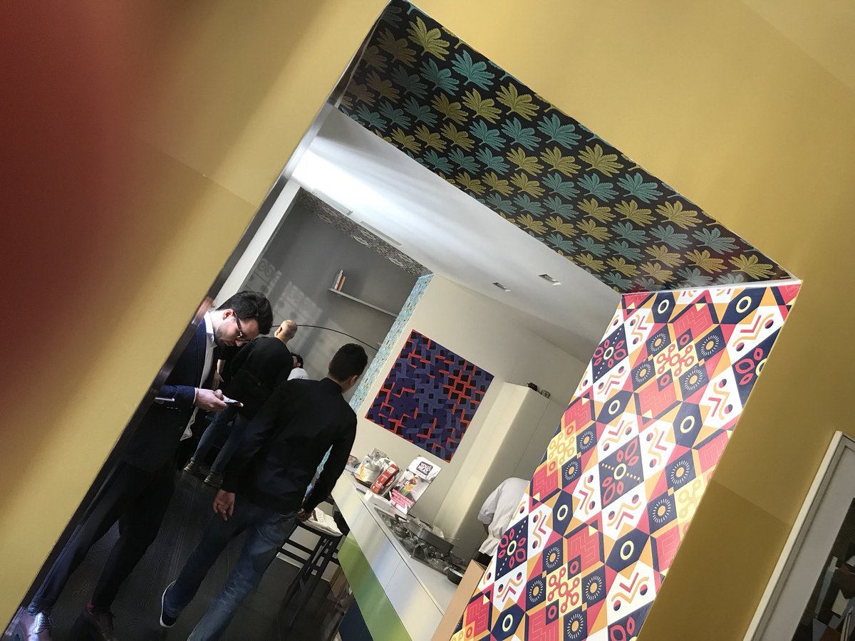 adrianoattus's tweet photo. “Come si dice #pattern in italiano?” Renato Fontana, deus ex machina di #Italianism, presenta @MediasetTgcom24 la piattaforma creativa e la collaborazione con @lagodesign per #MilanoDesignWeek https://t.co/Kd4IiTyejX https://t.co/o7bfXZwcqT