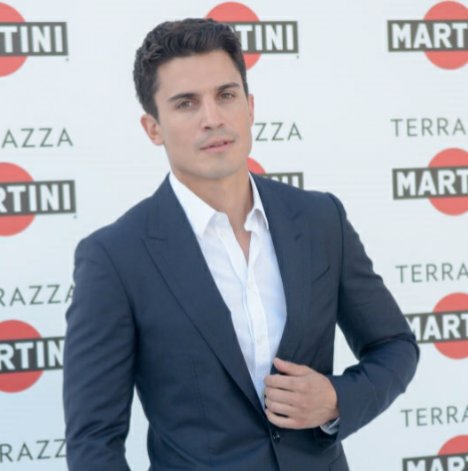 Que hoy tus ojos solo vean horizontes de cariño <a href="/alexgonzalezact/">Alex Gonzalez</a> y tu corazón ande por caminos de felicidad..Feliz día guapetón 😉😉 tqm 😍😍