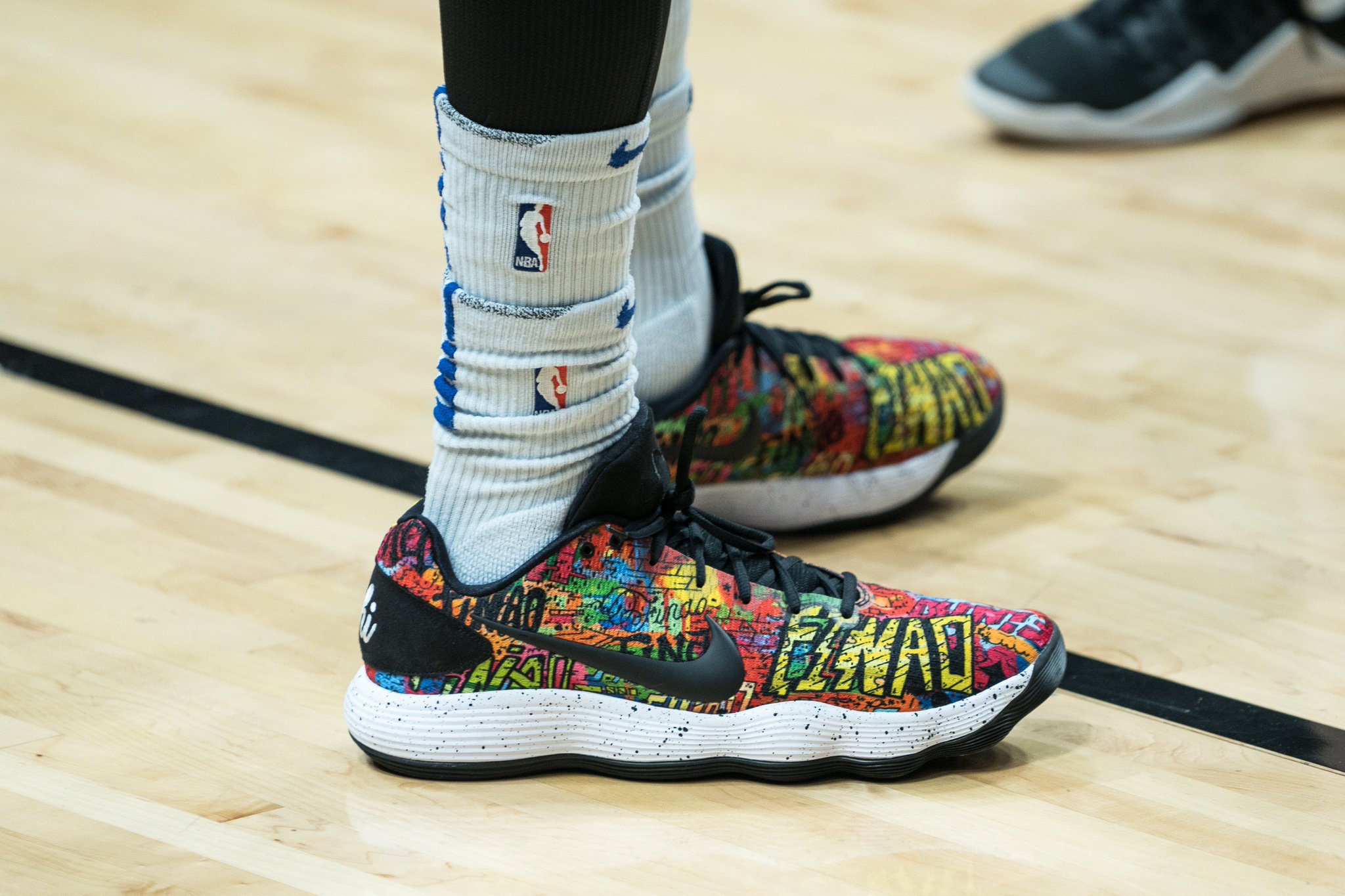 Philadelphia 76ers on X Holla At Rob33 wearing Hyperdunk Low Chicago FINAO at shootaround this morning. x NBAKicks https t WlFORGD5uo X