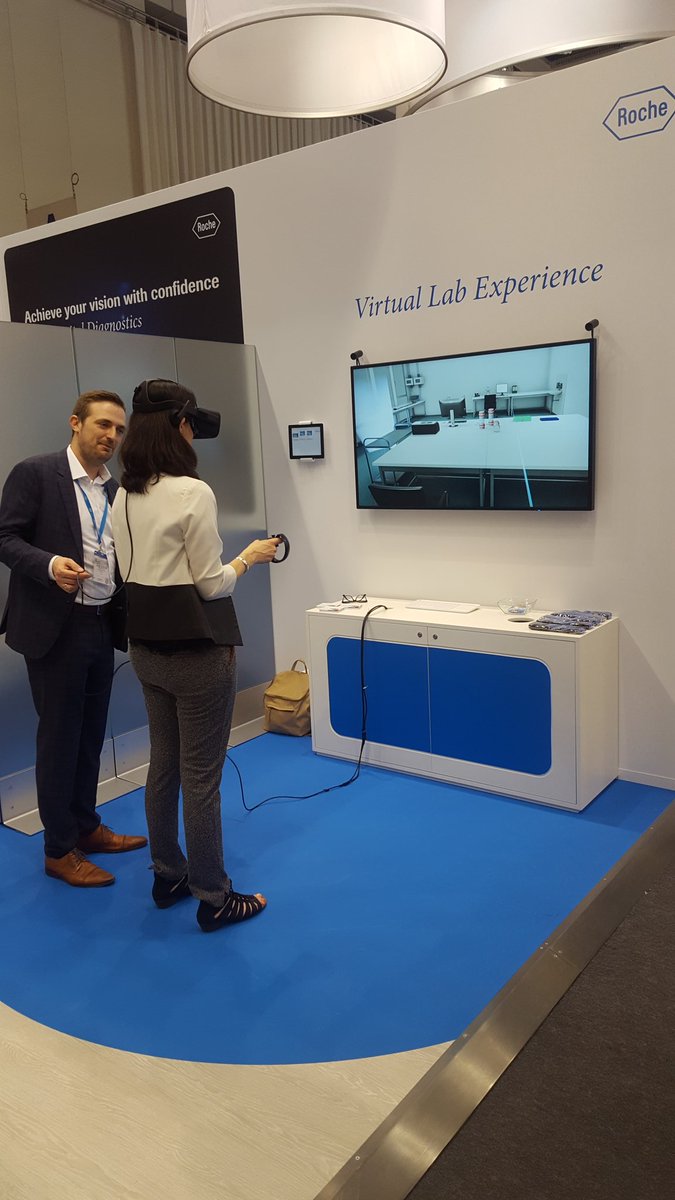 ElishevaMarcus's tweet photo. #conhIT2018 was super cool. So many impressive booths doing great #visualizations of #medicine #connected #healthIT & advancing #precisionmedicine A major hilight? @Roche #Virtual #Lab #Experience https://t.co/zwDgYM2YSA