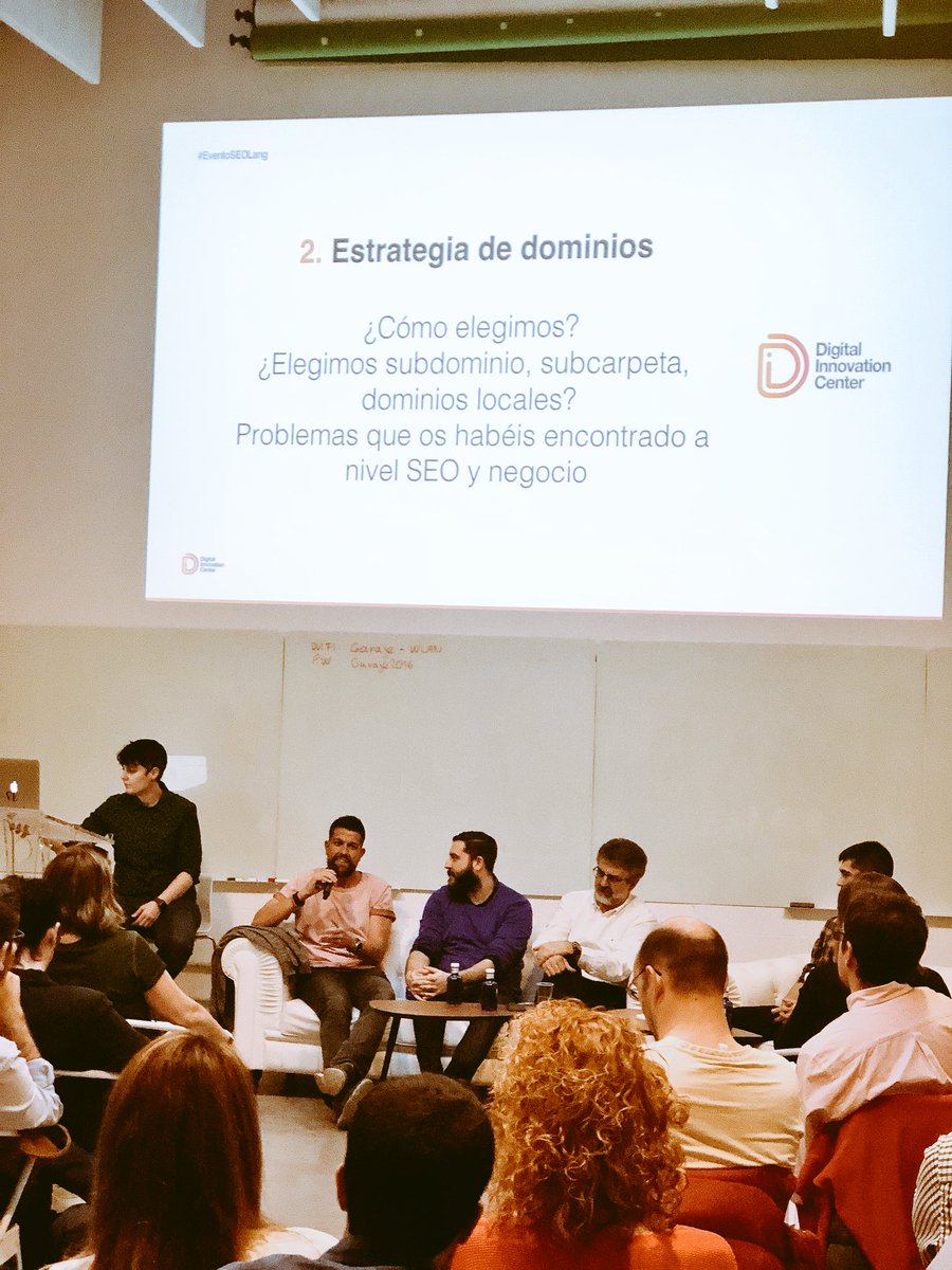 carlosestevez_'s tweet photo. Ya en el @eventoSEO con el debate sobre #SEO internacional. https://t.co/MvWrQvzzfG