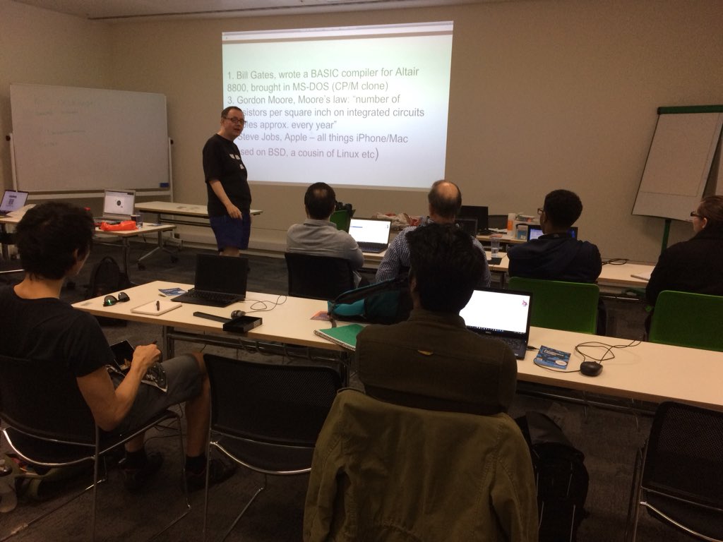 DavidScreative's tweet photo. @LinuxingInLDN @BrianLinuxing interesting presentation and q&a on origins and history of computers #rejuvenatinganoldlaptop #lxle #LinuxinginLondon with @mariosge90 @skillsmatter #CodeNode #StorageOS https://t.co/gjtnHWVOxB https://t.co/trENVkUDtp
