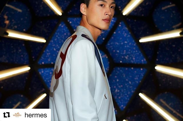VNYmodels's tweet image. @chenc067 
Makes an appearance on the runway at @Hermes SS18 #FastForwardMen Shanghai Event
#VeryVNY zpr.io/nDJMx