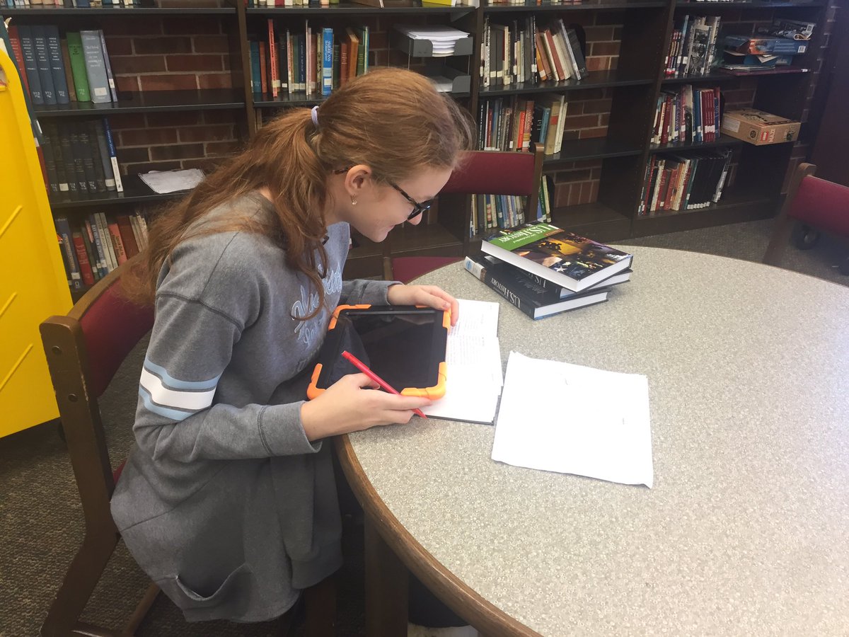 EtterEnglish's tweet photo. 7th graders conduct historical research...with actual books!!! https://t.co/308s6Tb7PP