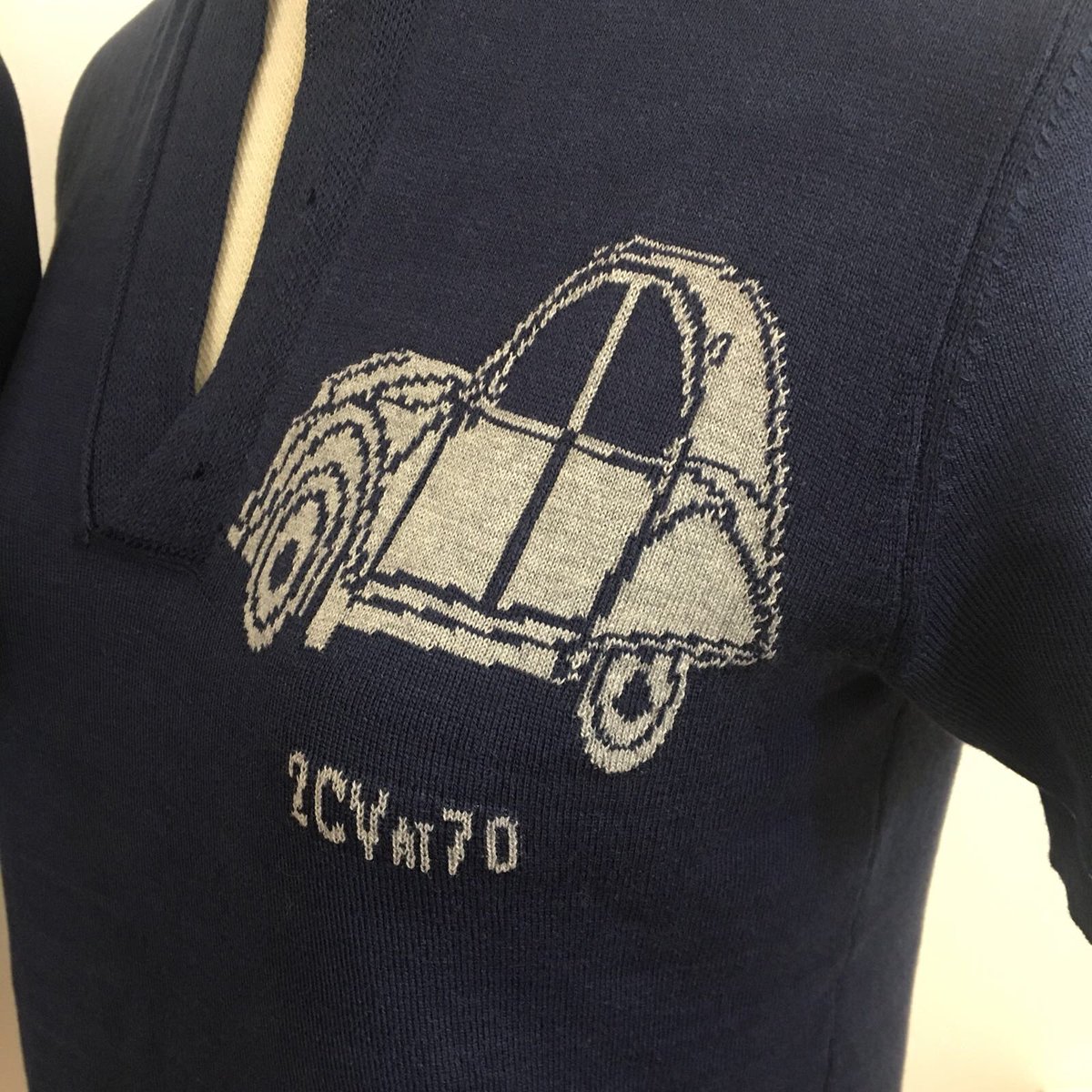 WaringBrooke's tweet photo. Excited to announce that we are working with @citroen @citroenuk to celebrate the 70th birthday for the 2CV @2cvat70. 👏🏼👏🏼👏🏼Making the official uniforms and knitwear for the ‘world smallest food truck’ :
#knitwear #2cv #2cvat70 #citroen #madeinbritain #fashion https://t.co/uoqjuTTZEA