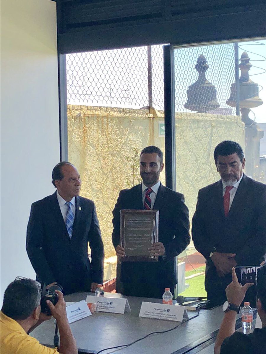 SimonLevyMx's tweet photo. Ser mexicano,es no rendirse nunca ante la adversidad,ser mexicano es saber transformar un problema en oportunidad con creatividad.Ser mexicano es no sucumbir ante las críticas sino inspirarse para saber corregir errores con la mejor actitud para evolucionar. La vida es evolución https://t.co/FMLA9b7ZIH