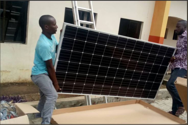 adelani_oyebola's tweet photo. I have just two priorities in life,1. Provide renewable energy to every Nigerian,2. To improve food production using technology. Not #LazyNigerianYouths #iCreateTheFuture I am a solar engineer,kindly retweet, 08162762228. @FATEFoundation @MsmeHub @OgbeniDipo https://t.co/DGy1cNtUI3