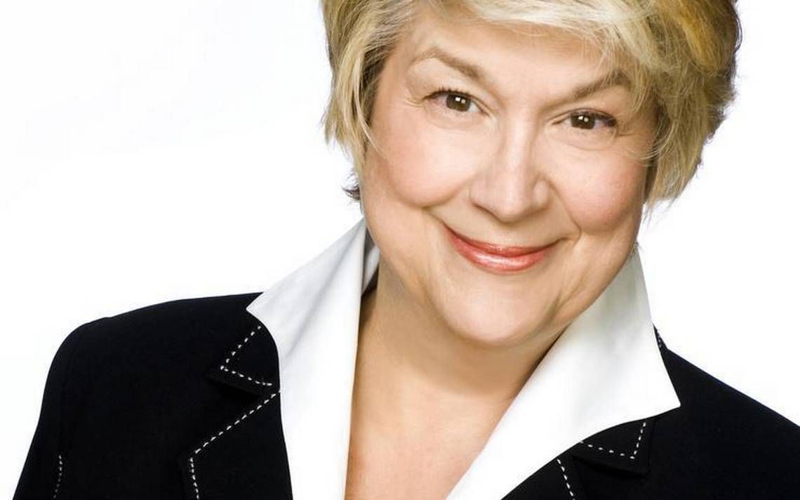 WilderFdtn's tweet photo. An exclusive dinner for 8 with wine from @solovinowine and special guest Lynne Rossetto Kasper the former host of @splendidtable, is one of the amazing live auction items at #WilderOrdinaryMagic on April 27!  Find out more about our live auction at https://t.co/x9qQJUnmqy https://t.co/VbA7bDYK9B