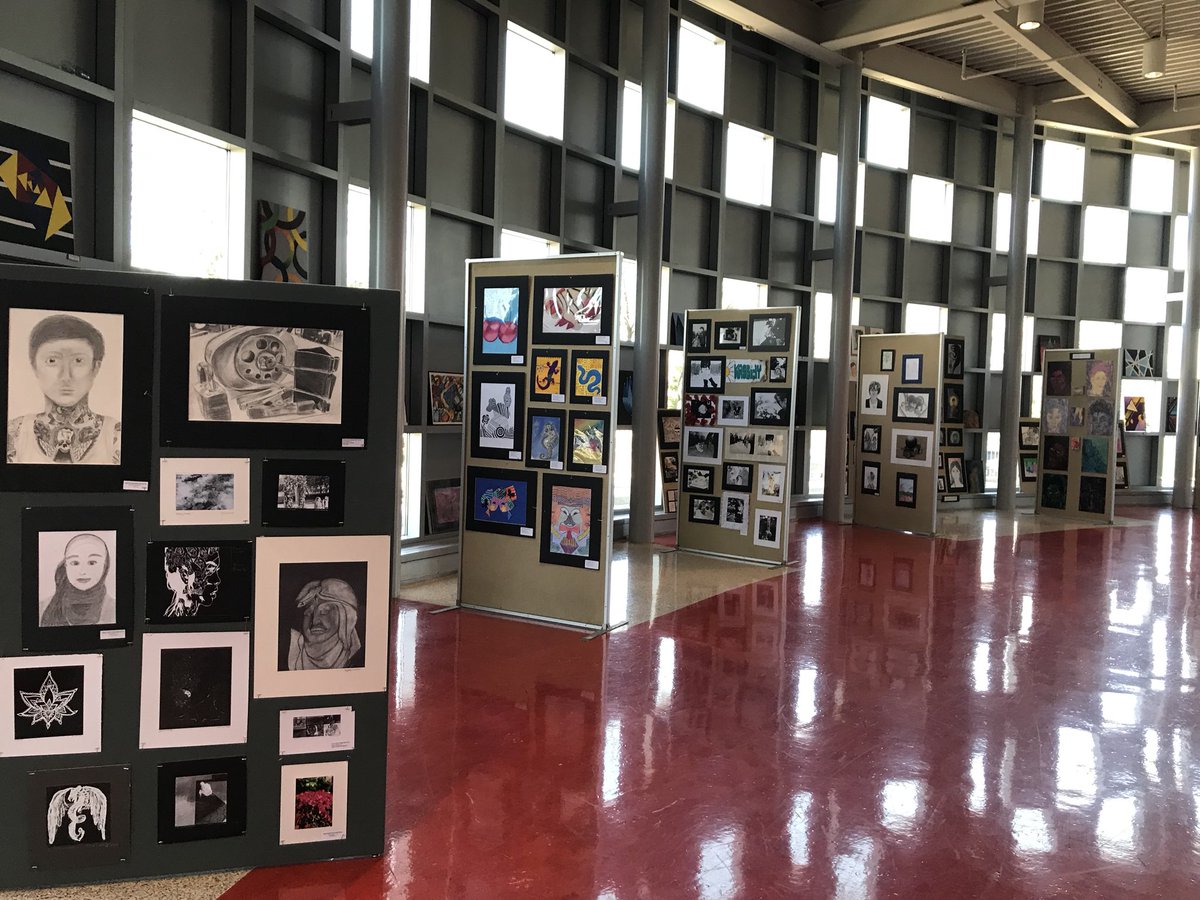 Stagg_Art's tweet photo. Stagg art show tonight! 5-7 then go see the musical, “Little Shop of Horrors”. https://t.co/PnQgytTGLh