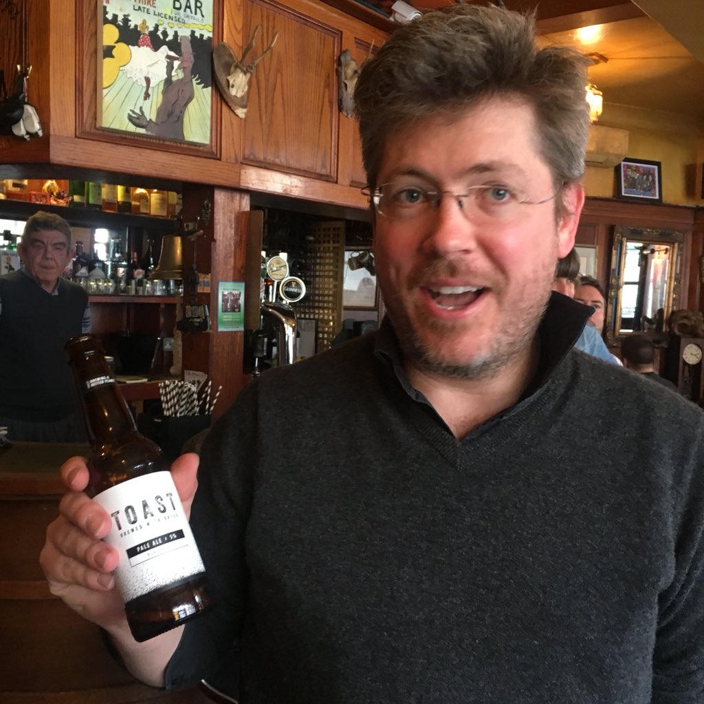 KingsCrossFA's tweet photo. Everybody loves @ToastAle! We canβt wait to chat with Toast and sample 4 Toast beers Sunday 1-3pm at King Charles I pub. Come meet them and ask them about how to brew #beer with #surplusbread, fight #foodwaste and have fun π»Details >> https://t.co/zXYRkKx7ws #beertasting https://t.co/Iqlw5FIIww