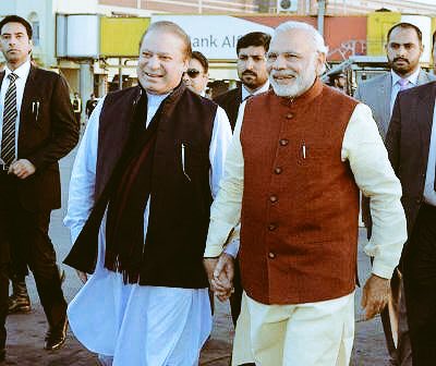 TirupatiKadam's tweet photo. #ModiWarnsPakistan agli baar aaunga to Biryani nahi chalegi....😡
Ghee ke Laddu khilao ✊🏻😋
@MANJULtoons @ameytirodkar https://t.co/VZbnFBwntn